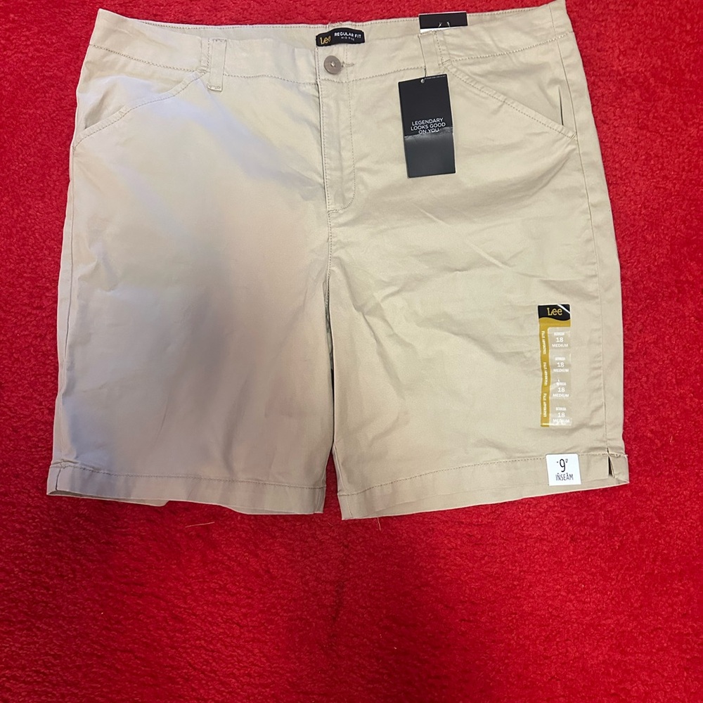 Lee Woman’s Khaki Shorts